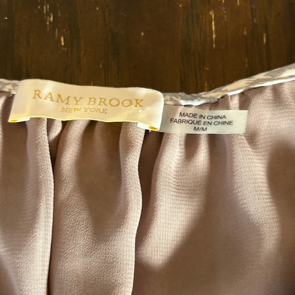 Ramy Brook silk blouse grey /cream blend size small - Picture 7 of 7